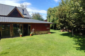 Casona cordillerana con patio, parrillas, chimenea